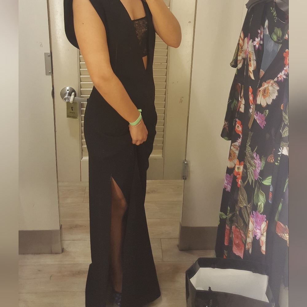 BCBG Black Plunge Neck Sleeveless Cocktail Gown - Picture 2 of 12